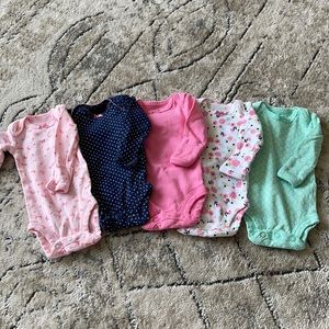 Lot of preemie clothing: 13 items like new!